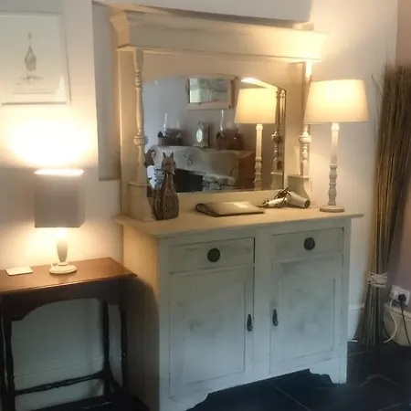 Inn Royal Oak Spark Bridge 3*